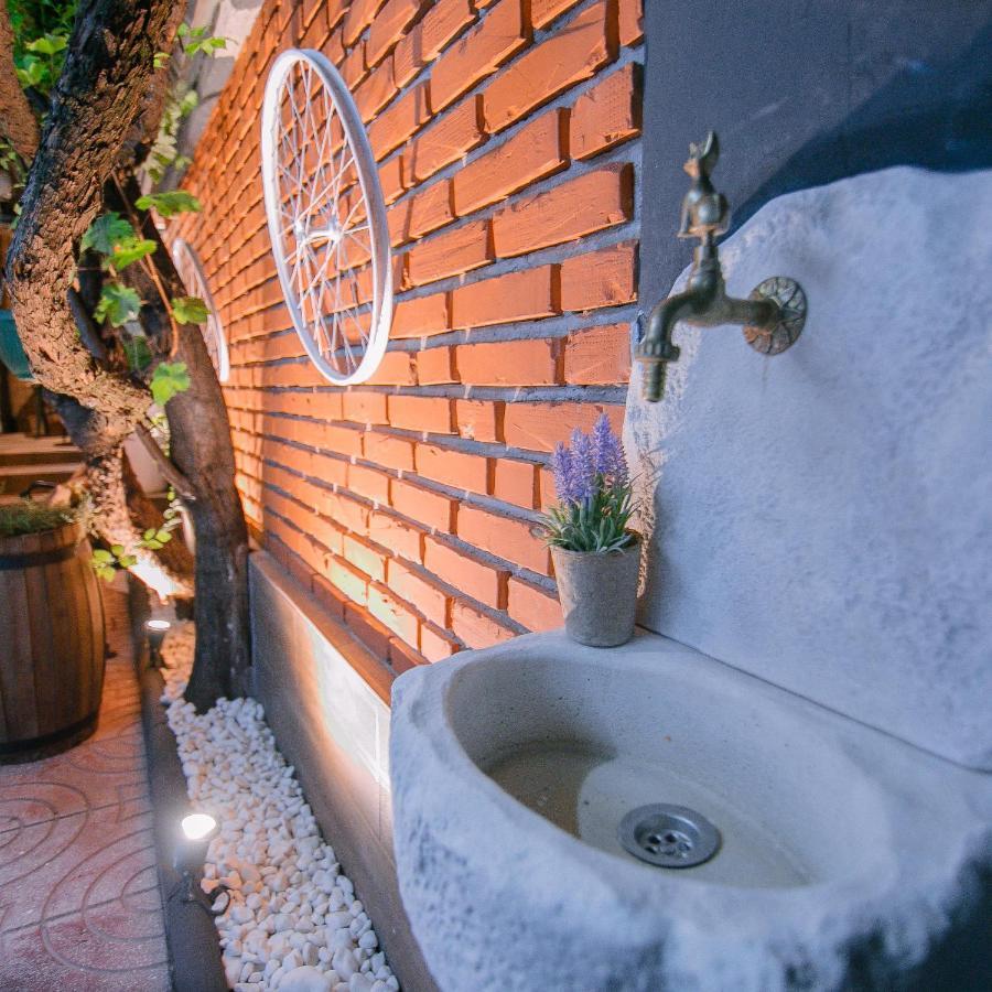 Villa Elezi Korce Exterior foto